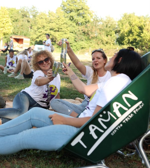 Gemištom protiv kiše! 😉 Potraži svoj #Taman gemišt još danas! Prodajna mjesta na www.ta-man.com!